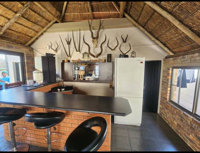 3 BEDROOM HOUSE FOR SALE IN SOUTH CREST